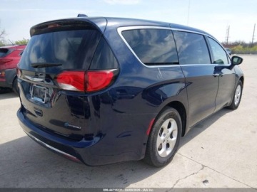 Chrysler Pacifica II 2018 Chrysler Pacifica Hybrid Touring Plus 2018 3.6 Hybryda 260KM, zdjęcie 4