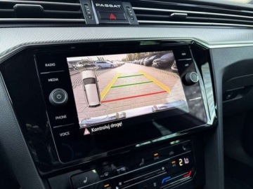 Volkswagen Passat B8 Variant Facelifting 2.0 TDI SCR 200KM 2022 Volkswagen Passat R-Line 4Mot. HarmanKardon LED Matrix Hak Kamera Cofania, zdjęcie 27