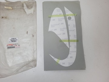 YAMAHA TDM 850 4TX OKLEINA NAKLEJKA NA OWIEWKĘ LEWA ORYGINAŁ