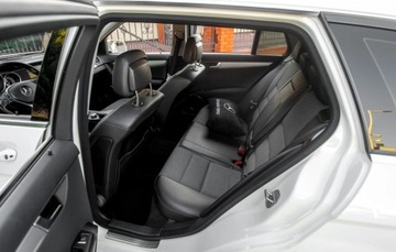 Mercedes Klasa C W204 Kombi T204 Facelifting 300 CDI BlueEFFICIENCY 231KM 2012 Mercedes-Benz Klasa C 300 CDI BlueEff 4-Matic Elegance, zdjęcie 3