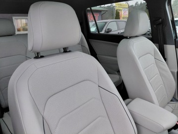 Volkswagen Tiguan II SUV Facelifting 2.0 TSI 190KM 2023 Volkswagen Tiguan R-Line Panorama Kamera Hands Free Navi El.fotele PDC Alu, zdjęcie 21