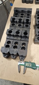 Захваты подходят для Kitagawa B212, 300 мм.