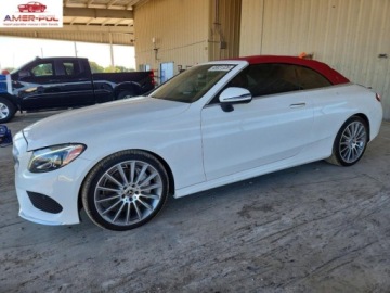 Mercedes Klasa C W205 2018 Mercedes-Benz Klasa C 300 2018 2.0 Benzyna 241KM