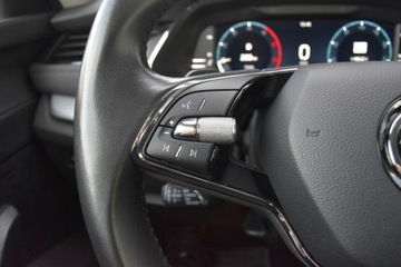 Skoda Octavia IV Kombi 2.0 TDI 150KM 2022 Skoda Octavia 2.0TDI 150KM Style Combi DSG Smartlink Kamera Kessy ACC Ambi, zdjęcie 13