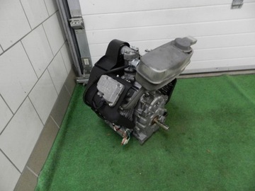 773S ТРАКТОР КОСИЛКА ДВИГАТЕЛЬ KAWASAKI 24 Л.С.