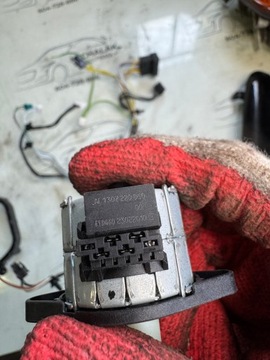 BMW E92 LCI MOTOREK REGULACE SVĚTLA 1307220060