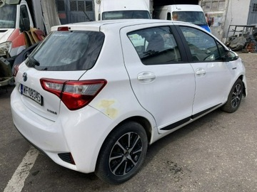 Toyota Yaris III 2018 Toyota Yaris Hybrid 1.5 VVT-i Model 2019 Salon PL, zdjęcie 7