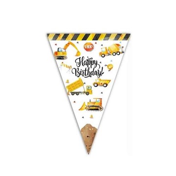 Набор тарелок, чашек, салфеток, гирлянда.