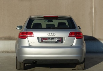Audi A3 8P Hatchback 3d 1.6 102KM 2010 Audi A3 1.6 MPI 102KMLiftKlimatronikNiski przebieg 1.6 Benzyna 102KM, zdjęcie 8