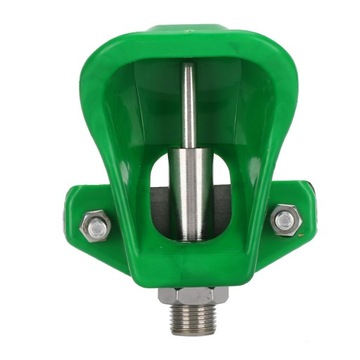 Поилка для свиней.