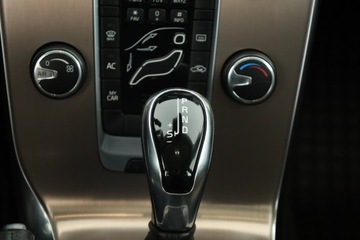 Volvo V40 II Hatchback Facelifting 2.0 D2 120KM 2018 Volvo V40 Cross Country 2.0 D2, Automat, Skóra, zdjęcie 13