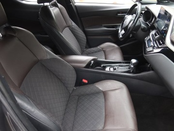 Toyota C-HR I Crossover 1.8 Hybrid 122KM 2017 Toyota C-HR 1.8 Hybrid, Automat, Skóra, Navi, zdjęcie 8