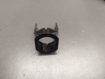 Yaris P13 Крепление датчика парковки Новое заднее.