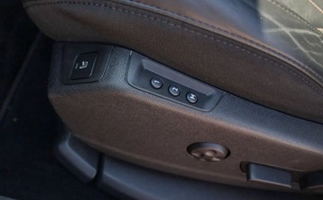 Peugeot 5008 II Crossover 1.2 PureTech 130KM 2017 Peugeot 5008 1.2 Benzyna 130KM, zdjęcie 17