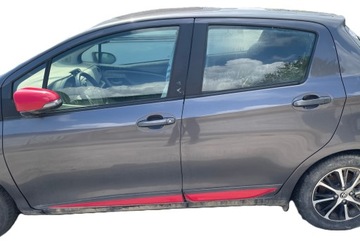 DRZWI LEWE TYŁ KOMPLETNE TOYOTA YARIS III 2017-2020R 1G3