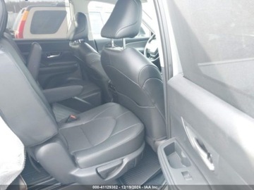 Toyota 2024 Toyota Grand Highlander 2024r., XLE, od ubezpieczalni 2.4 Benzyna 265KM, zdjęcie 9