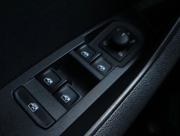 Skoda Karoq Crossover 1.5 TSI ACT 150KM 2018 Skoda Karoq 1.5 TSI, Klima, Tempomat, Parktronic, zdjęcie 14