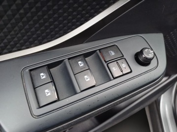 Toyota C-HR I Crossover 1.8 Hybrid 122KM 2018 Toyota C-HR 1.8 Hybrid Premium 1.8 Hybrid Premium, zdjęcie 21