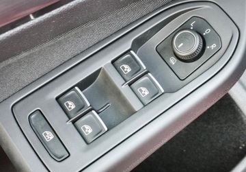 Volkswagen Golf VIII Hatchback 1.5 TSI EVO 130KM 2022 Volkswagen Golf Style, FV 23, ACC, Czujniki parkowania, Ambiente, Indukcja, zdjęcie 18