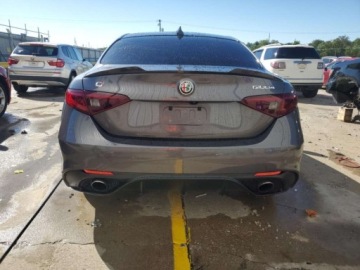Alfa Romeo Giulia II Sedan 2.0 TBi 280KM 2019 Alfa Romeo Giulia 2019 r., 2,0L TI AWD 2.0 Benzyna 280KM, zdjęcie 4