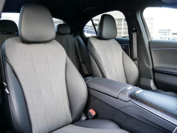 Mercedes Klasa E W214 Sedan 2.0 220d 197KM 2025 E Klasa 220 d 4-Matic Avantgarde 2.0 (197KM) 2025, zdjęcie 4