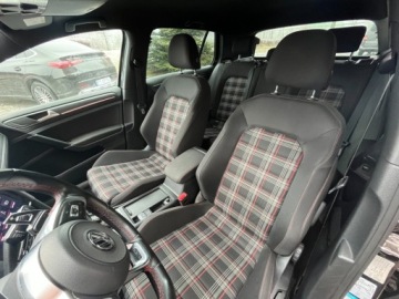 Volkswagen Golf VII GTI 3d Facelifting 2.0 TSI 245KM 2018 Volkswagen Golf 2.0 benzyna 245 KM GTI performance DSG zarej w PL zad, zdjęcie 8