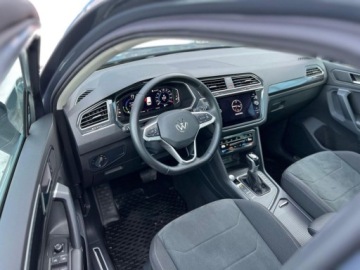 Volkswagen Tiguan II SUV Plug-in 1.4 TSI e-HYBRID 245KM 2022 Volkswagen Tiguan Tiguan 1.4 TSI Plug In DSG Highline LED Matrix Hak AsoFV, zdjęcie 9