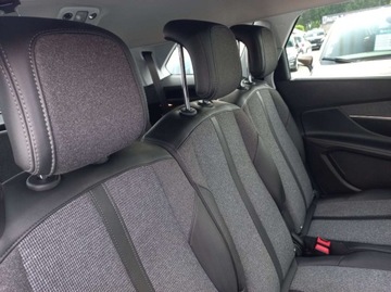 Peugeot 5008 II Crossover 1.2 PureTech 130KM 2020 Peugeot 5008 Automat Navi Kamera Sensor Elektryka 7 osob 2xPDC Alu 1.2, zdjęcie 17