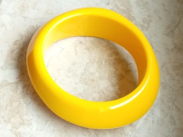 Gruba szeroka żółta neonowa retro bransoletka plastikowa akrylowa letnia
