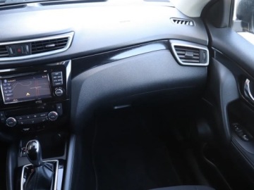Nissan Qashqai II Crossover 1.2 DIG-T 115KM 2017 Nissan Qashqai 1.2 DIG-T, Automat, Navi, Klima, zdjęcie 7
