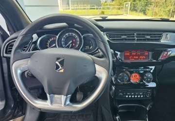 DS 3 Hatchback (Citroen) 1.2 VTi 82KM 2014 Citroen DS3 Citroen DS3 Pure Tech VTi 82 SoChic 1.2 Benzyna 82KM, zdjęcie 14