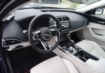 Jaguar XE Sedan Facelifting 2.0 i4D 180KM 2020 Jaguar XE 2.0D 180KM 100Bezwypadkowy Jak Nowy Oplacony 93.000km 2.0, zdjęcie 16