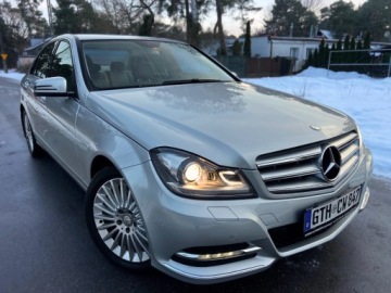Mercedes Klasa C W204 Limuzyna 3.5 350 CGI BlueEFFICIENCY 306KM 2013 Mercedes-Benz Klasa C C350 Lift V6 Elegance RWD Szwajcaria Serwis ASO 3.5