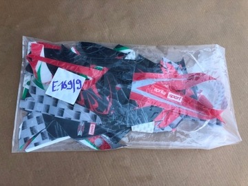 Наклейки виниловый шпон для тюнинга спортивного мотороллера Aprilia SR MAX 300