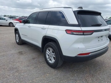 Jeep Grand Cherokee V 2023 Jeep Grand Cherokee 2023 JEEP GRAND CHEROKEE LAREDO 4X2 3.6 Benzyna 293KM, zdjęcie 5