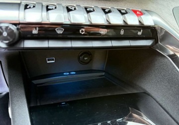 Peugeot 5008 II Crossover Facelifting 1.5 BlueHDi 130KM 2021 Peugeot 5008 GT NightVision PanoramaDach FullLed Manual6Biegow Kamery360, zdjęcie 35