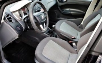 Seat Ibiza III 1.4 16V 85KM 2008 Seat Ibiza 1.4 MPI Bezwypadkowy, Oryginal lakier, Zadbany 1.4 Benzyna 86KM, zdjęcie 8