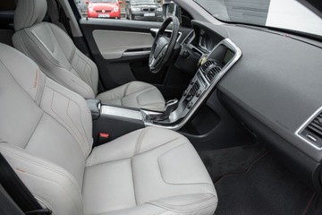 Volvo XC60 II Crossover D4 190KM 2017 Volvo XC60 Ocean Race 2.0 D4 190PS AWD Full Opcja! rej. PL Piękny Zadbany!, zdjęcie 6