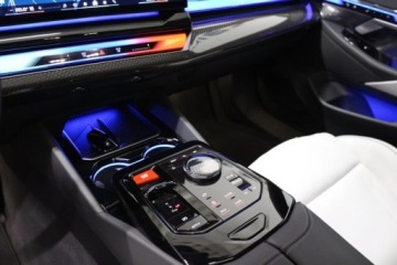 BMW Seria 5 G90-91 M Touring 4.4 V8 727KM 2025 BMW M5 Touring Ultimate Package 2025 4.4 Hybryda Plug-in 728KM, zdjęcie 16