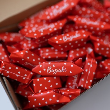 KRÓWKI NA WALENTYNKI 1 KG 3 WZORY do wyboru Słodki Prezent Pełen Miłości