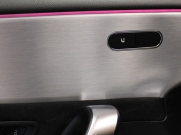 Mercedes Klasa A W177/V177 Hatchback Facelifting 1.3 200 163KM 2025 MERCEDES-BENZ A Klasa 200 AMG Line 1.3 (163KM) 2025, zdjęcie 10