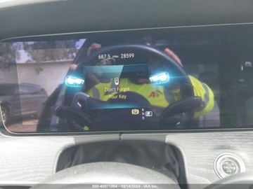 Mercedes Klasa E W213 2022 Mercedes-Benz Klasa E 2022r., 4x4, 3.0L 3.0 Benzyna 429KM, zdjęcie 10