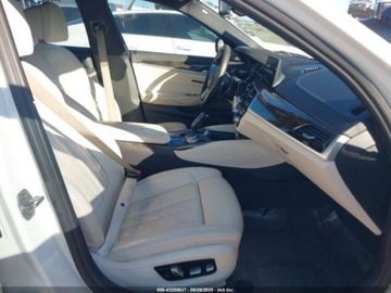 BMW Seria 5 G30-G31 2018 BMW Seria 5 m550, 2018r., 4x4, 4.4L 4.4 Benzyna 456KM, zdjęcie 8