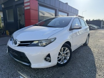 Toyota Auris II Hatchback 5d 1.8 HSD 136KM 2013 Toyota Auris 1.8 HSD136KM Prestige Skóra Kamera