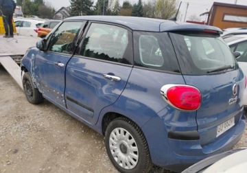 Fiat 500L Hatchback 5d Seria 5 1.4 T-Jet 120KM 2017 Fiat 500L 2017r. 1.4 Benzyna. Uszkodzony lewy przod. Jezdzi. 1.4 Benzyna, zdjęcie 2