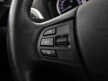 BMW Seria 1 F20-F21 Hatchback 5d Facelifting 2015 118d 150KM 2017 BMW 118 2.0d Automat Advantage Tempomat Nawigacja, zdjęcie 29