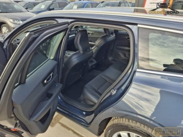 Volvo V60 II  Kombi 2.0 D3 150KM 2019 Volvo V60 2,0 d 150 KM automat navi alu el. klapa hak oplacony 2.0 Diesel, zdjęcie 10