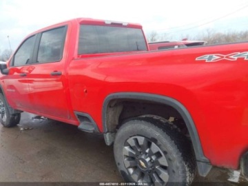 Chevrolet Silverado II 2023 Chevrolet Silverado 2500HD Standard Bed Custom 2023 6.6 Benzyna 401KM, zdjęcie 2