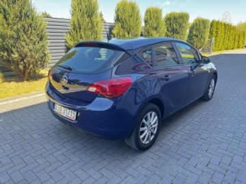 Opel Astra J Hatchback 5d Facelifting 1.4 87KM 2013 Opel Astra Niski przebieg, oryginał lakier, zdjęcie 8