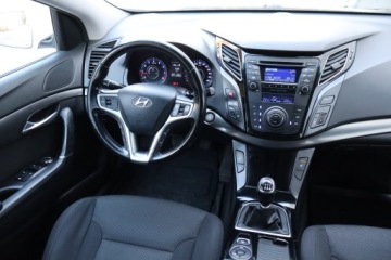 Hyundai i40 Kombi 1.6 GDI 135KM 2012 Hyundai i40 1.6 GDI, Xenon, Klima, Klimatronic, zdjęcie 6